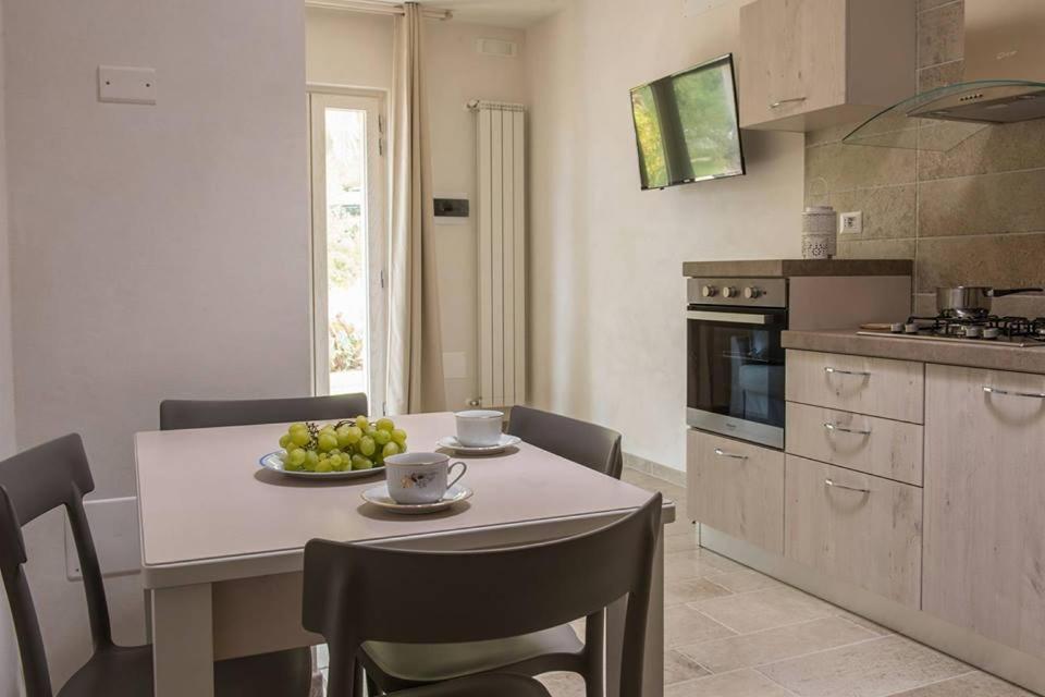 Residenza Aurora Aparthotel ออสตูนี ภายนอก รูปภาพ